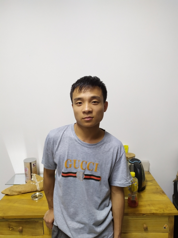 站着等你三千年的第一张照片--西安闪婚服务中心