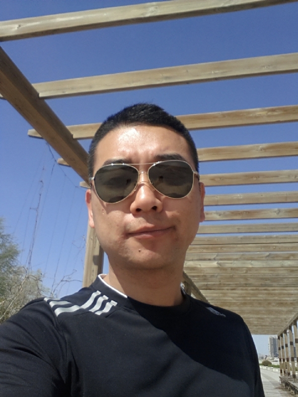 我见尤怜的第一张照片--西安闪婚服务中心