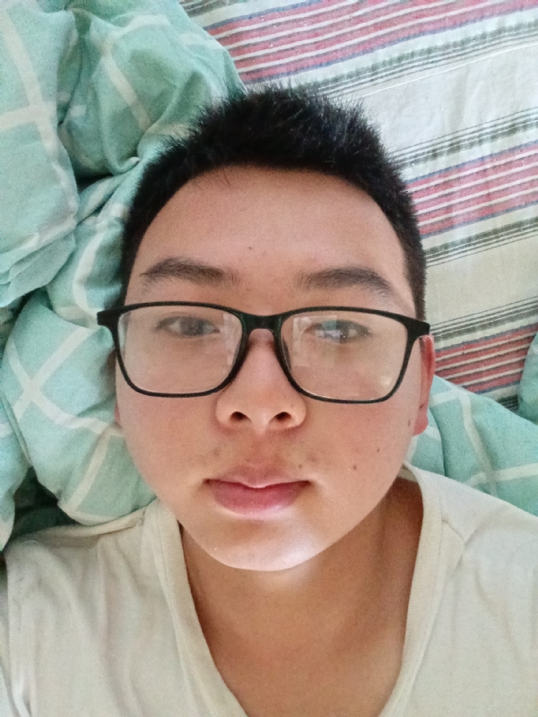 小黄的第四张照片--西安闪婚服务中心