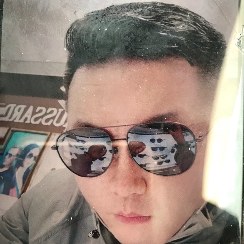 至尊宝的第一张照片--西安闪婚服务中心